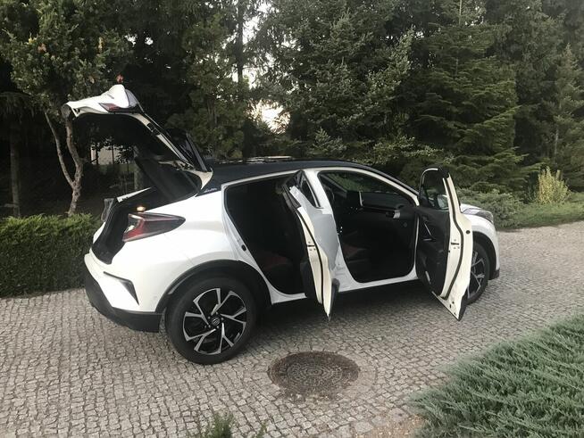 TOYOTA CHR 1.8 Hybrid Selection 122 KM SUV Biała Perła
