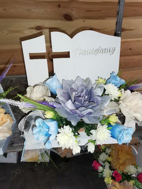 kompozycje wiązanka świąteczna na grób stroik cmentarz