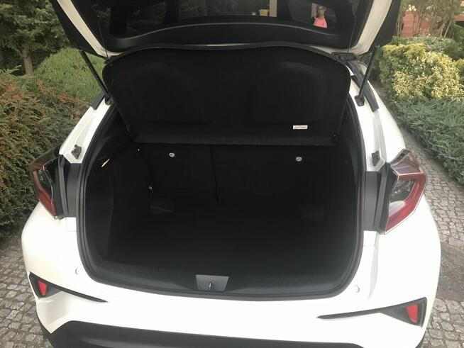 TOYOTA CHR 1.8 Hybrid Selection 122 KM SUV Biała Perła