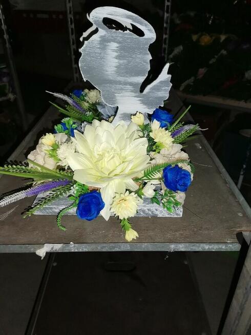 kompozycje wiązanka świąteczna na grób stroik cmentarz