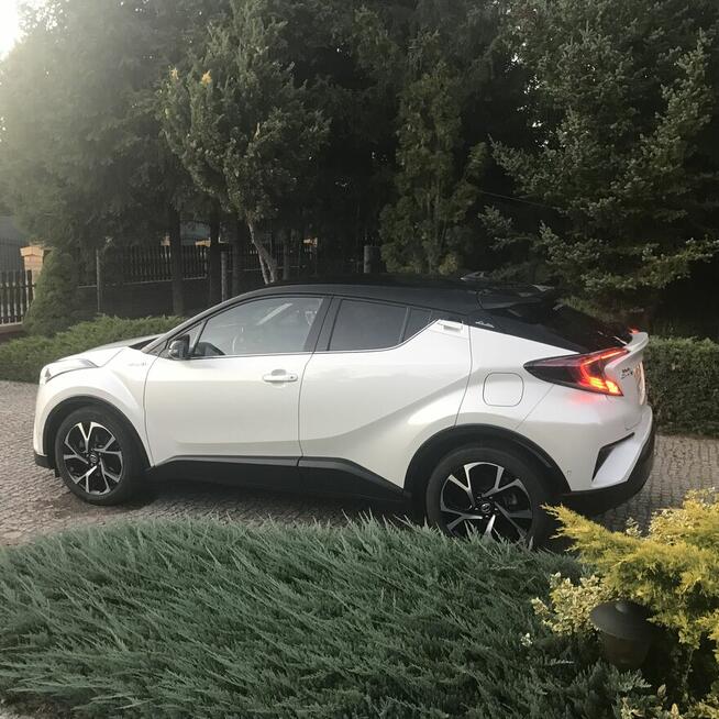 TOYOTA CHR 1.8 Hybrid Selection 122 KM SUV Biała Perła