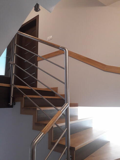 Stopnie schody trepy drewniane na beton