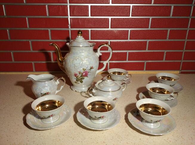 Zestaw kawowy porcelana Wawel oraz Wałbrzych.