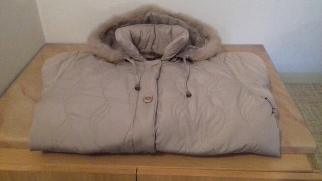 Kurtka damska z kapturem, beżowa, do sprzedania