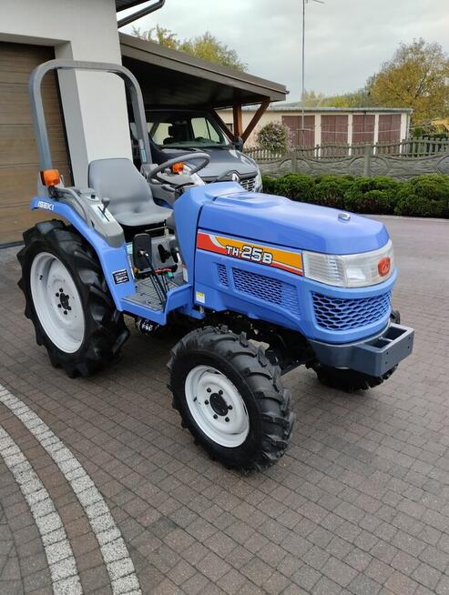 Mini Traktorek Iseki 25KM 4X4 Wspomaganie Rewers Mała Kosiarka