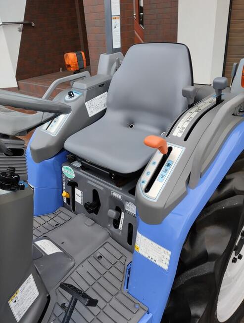 Mini Traktorek Iseki 25KM 4X4 Wspomaganie Rewers Mała Kosiarka