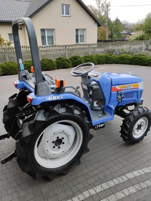 Mini Traktorek Iseki 25KM 4X4 Wspomaganie Rewers Mała Kosiarka