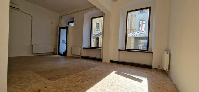 Lokal frontowy handlowy 43m użytkowy sprzedam