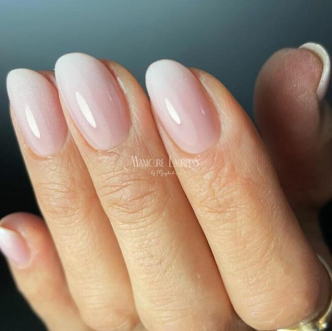 Manicure w stylu Luxury Quiet Promocja