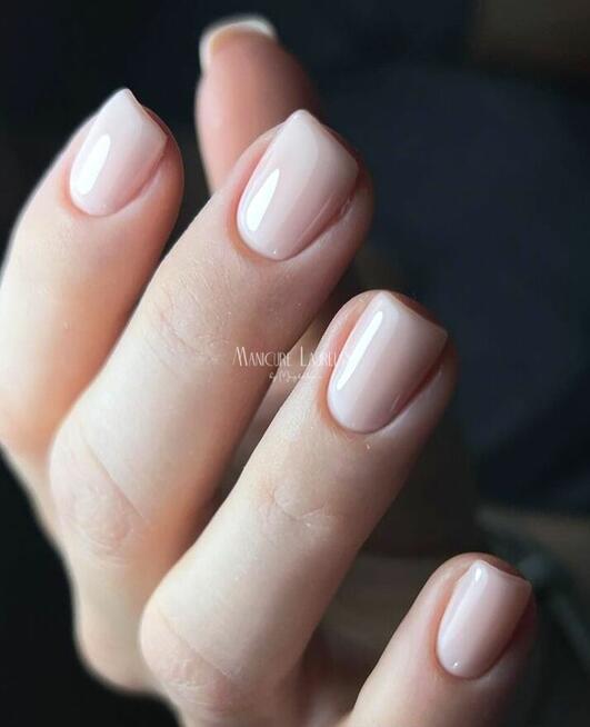 Manicure w stylu Luxury Quiet Promocja