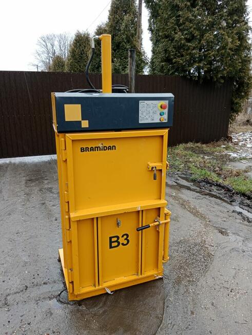 Belownica prasado folii makulatury kartonu odpadów śmieci