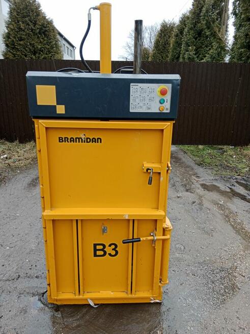 Belownica prasado folii makulatury kartonu odpadów śmieci