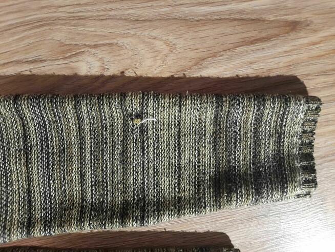 Sweterek z dzianiny na jesień, krótki krój, w zielone paski