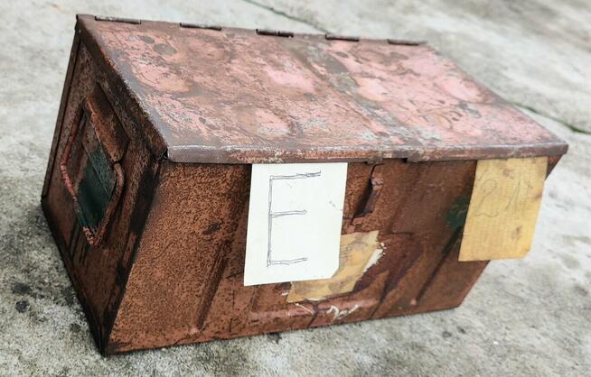 SKRZYNKA POJEMNIK MAGAZYNOWY METALOWY ZAMYKANY STALOWY HOBOK