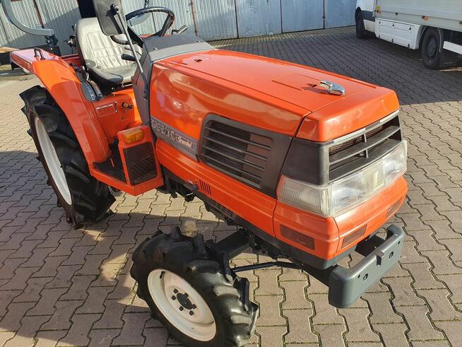 Doskonały traktor ciągnik Kubota GL240 24KM wspomaganie rewe