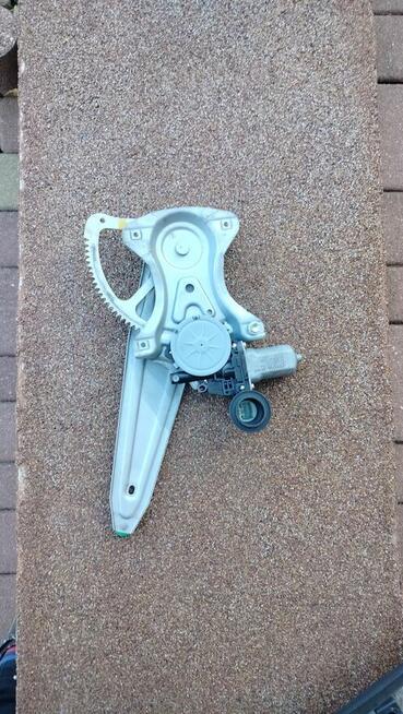 Szyba boczna prawa Toyota Auris I uzbrojenie drzwi