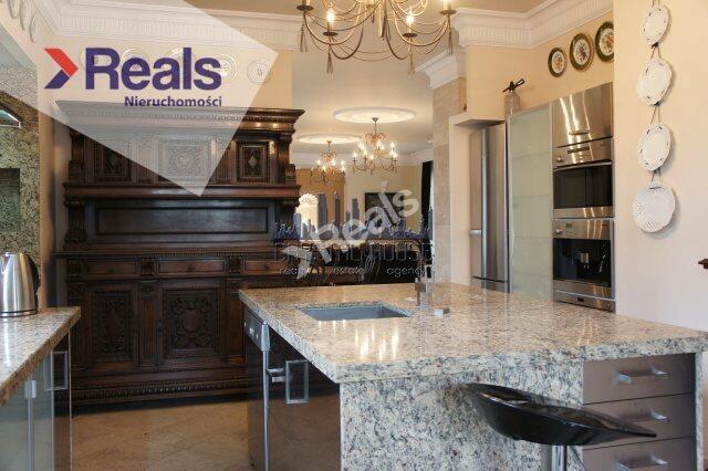 Luksusowy dom w Konstancinie-Jeziornej - z basenem