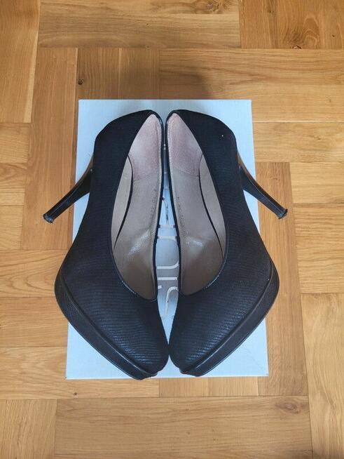 Szpilki na koturnie wizytowe