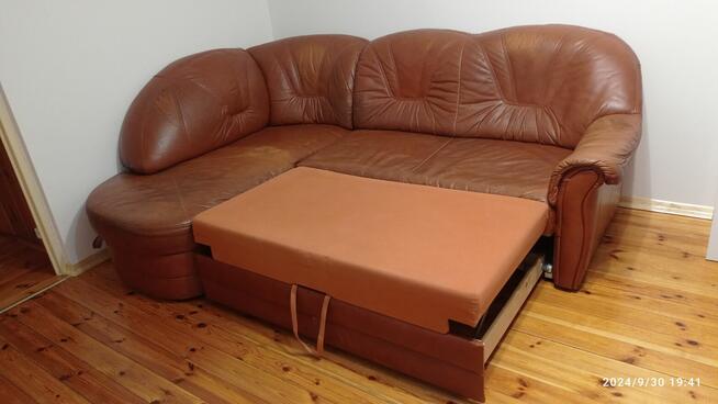 Oddam skórzaną, rozkładaną kanapę za butelkę dobrego trunku.