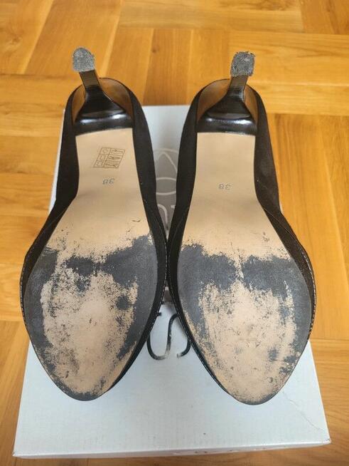 Szpilki na koturnie wizytowe