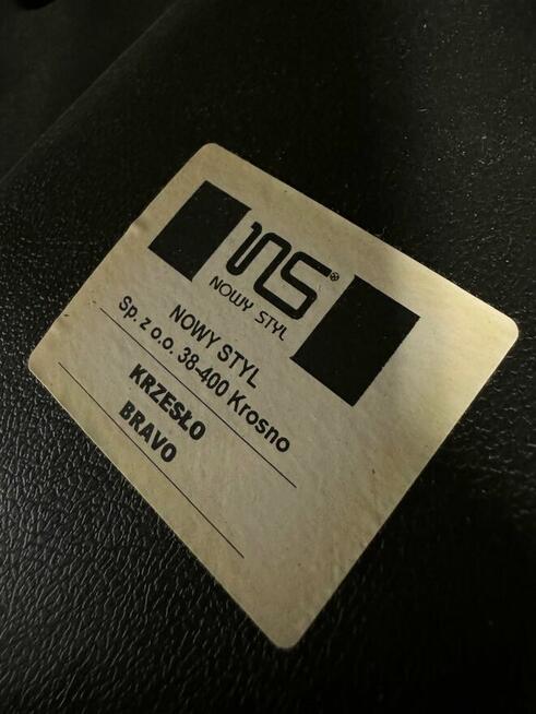 Fotel biurowy czarny fotele biurowe Nowy Styl Bravo do biur