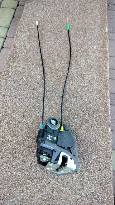 Szyba boczna prawa Toyota Auris I uzbrojenie drzwi