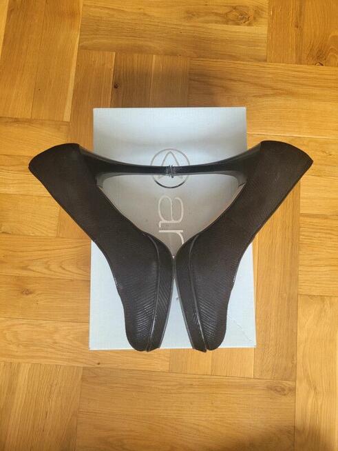 Szpilki na koturnie wizytowe