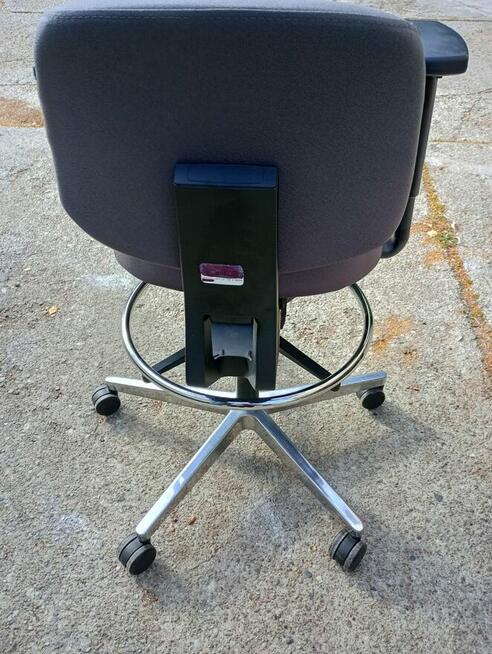 Krzesło biurowe obrotowe Bejot LIFT LF 10R krzesła hokery do