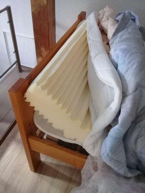 Regulowane elektrycznie łożko rehabilitacyjne z materacem