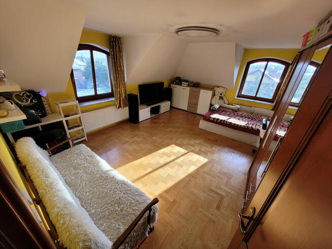 urokliwy dom w stylu dworkowym w Nasutowie