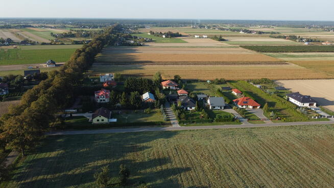 urokliwy dom w stylu dworkowym w Nasutowie