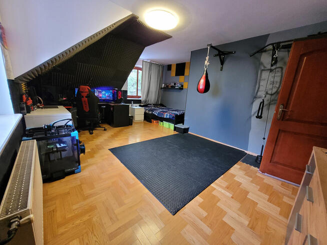 urokliwy dom w stylu dworkowym w Nasutowie