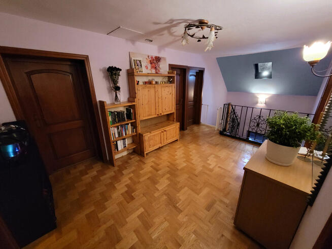 urokliwy dom w stylu dworkowym w Nasutowie