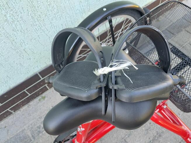 Rower trójkołowy rehabilitacyjny.