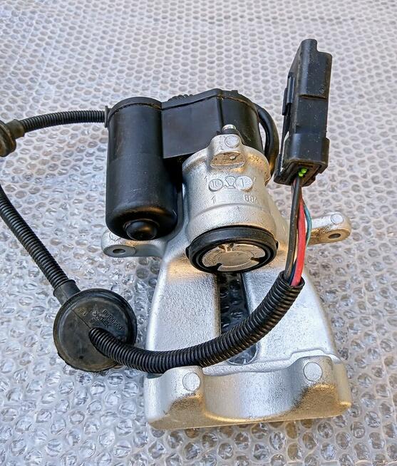 ZACISK HAMULCOWY LUCAS LANCIA THESIS REGENERACJA