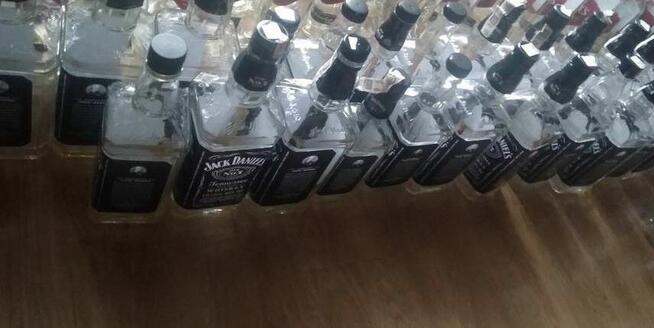 BUTELKI JACK DANIELS CZRNE OK 40 SZTUKI ZESTAW KOLEKCJONERSK