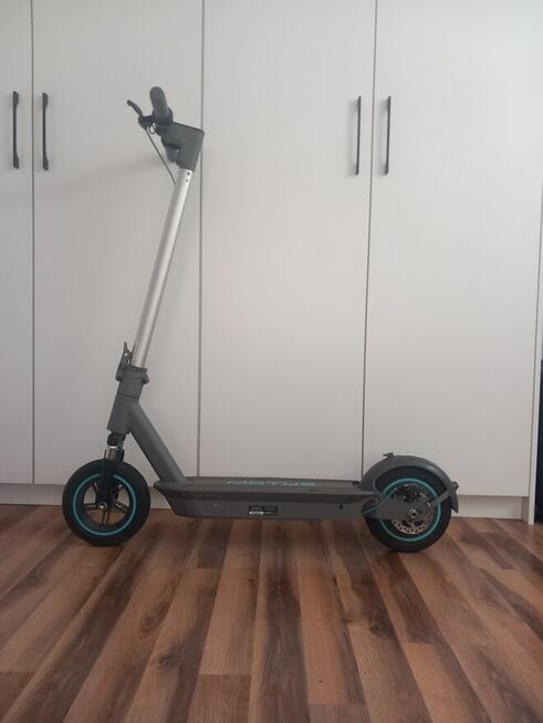 Motus scooty 10 plus