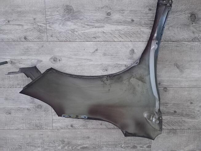 Błotnik lewy przód Peugeot 2008 14r