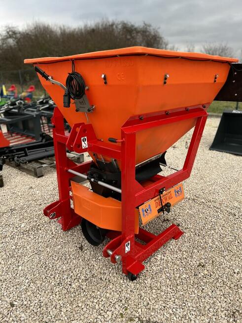 Piaskarka Komunalna Drogowa WIBRO 600 kg TRANSPORT