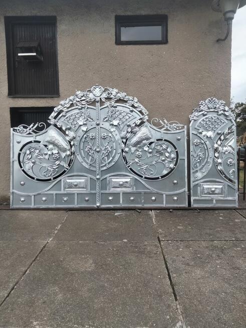 Brama wjazdowa dwuskrzydłowa