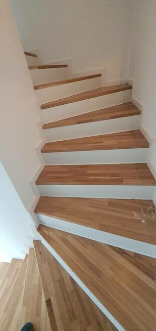 Schody dębowe - stopnie na beton