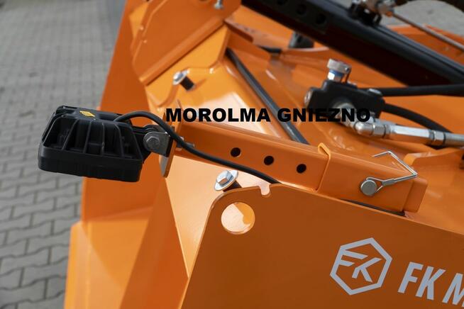 Piaskarka solarka komunalna posypywarka samozaładowcza do ut