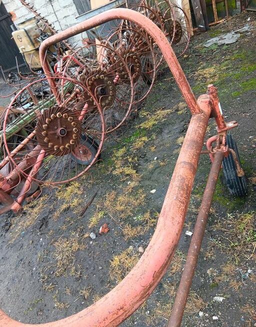 Przetrząsaczo-zgrabiarka