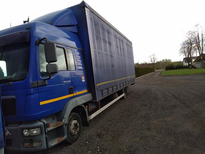 Syndyk sprzeda samochód ciężarowy MAN TRUCK TGL 8.220 4X2 BL