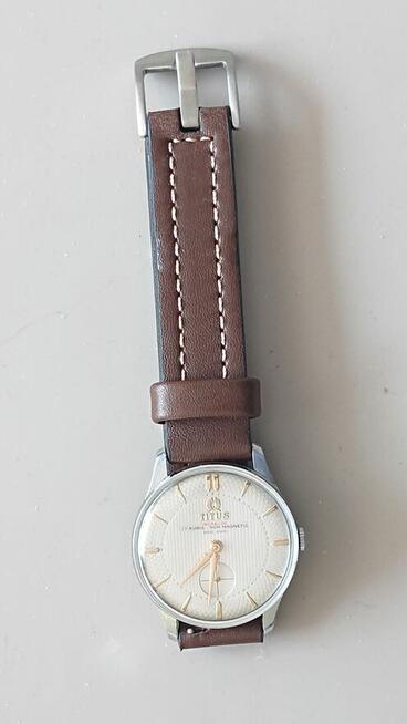 Ponadczasowy zegarek TITUS