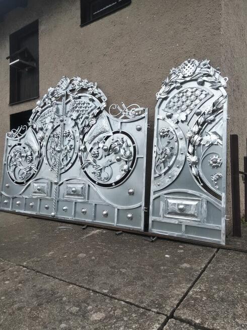 Brama wjazdowa dwuskrzydłowa