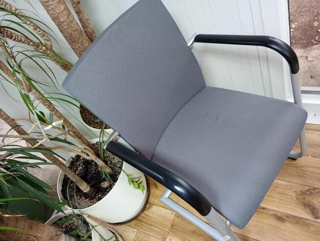 Fotel konferencyjny krzeslo konferencyjne Profim szare