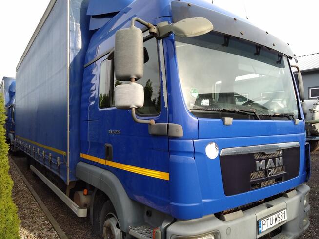 Syndyk sprzeda samochód ciężarowy MAN TRUCK TGL 8. 220 4X2 B