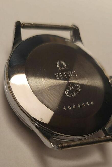 Ponadczasowy zegarek TITUS