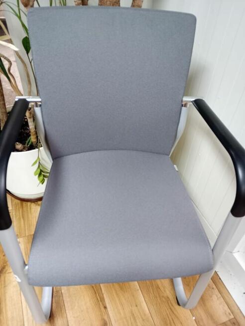 Fotel konferencyjny krzeslo konferencyjne Profim szare